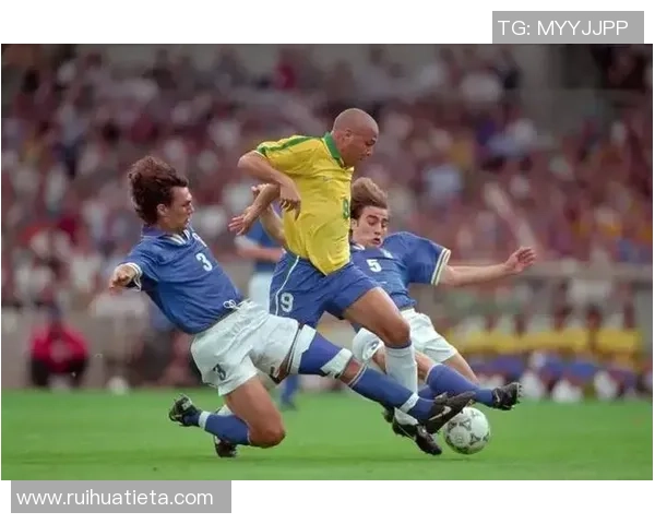 腰间盘突出困扰的足球巨星与职业生涯的艰难抉择与坚持